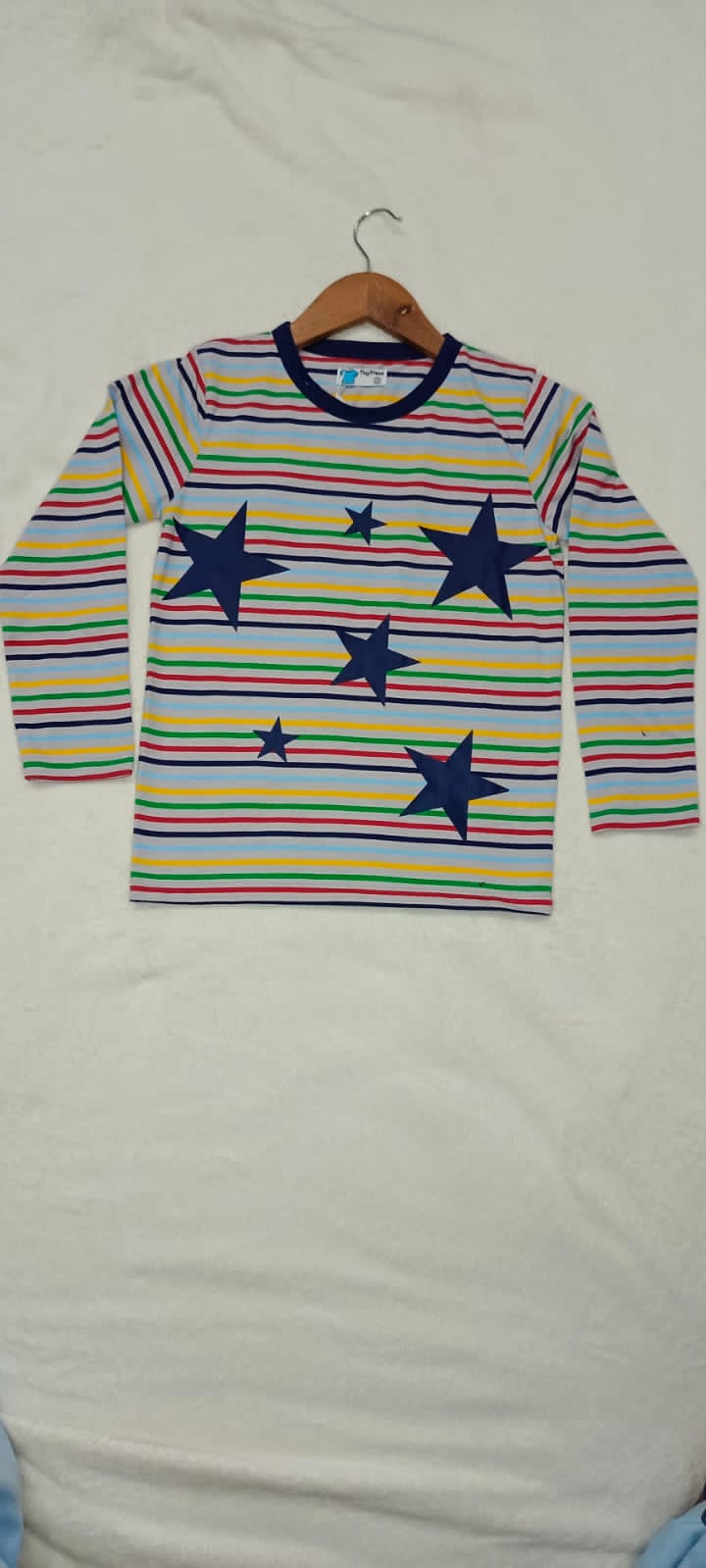 Child's long-sleeved shirt with star