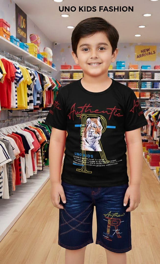 Printed black tiger t-shirt and blue jeans shorts